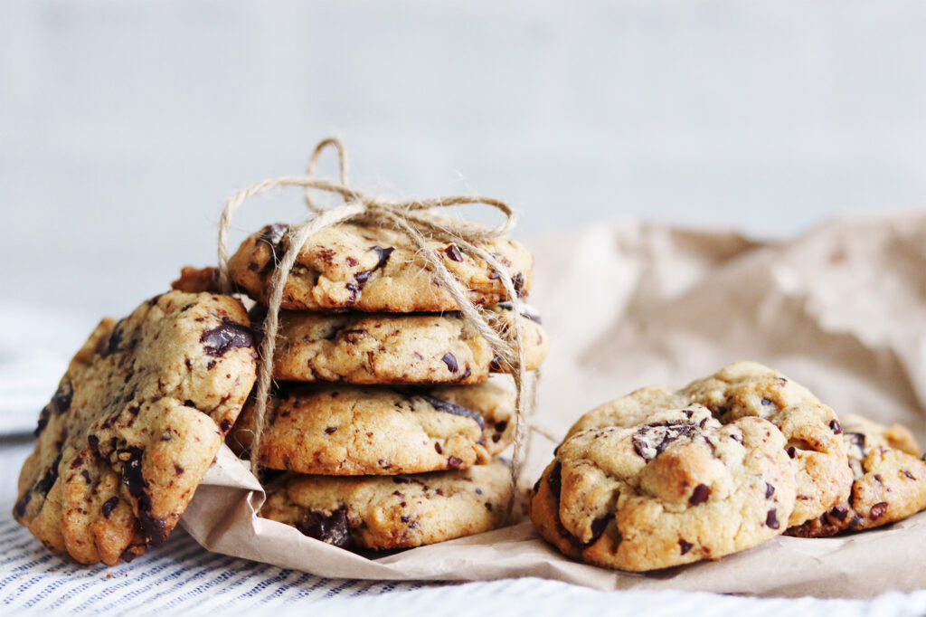 Recept: Cookies med choklad och cacao nibs