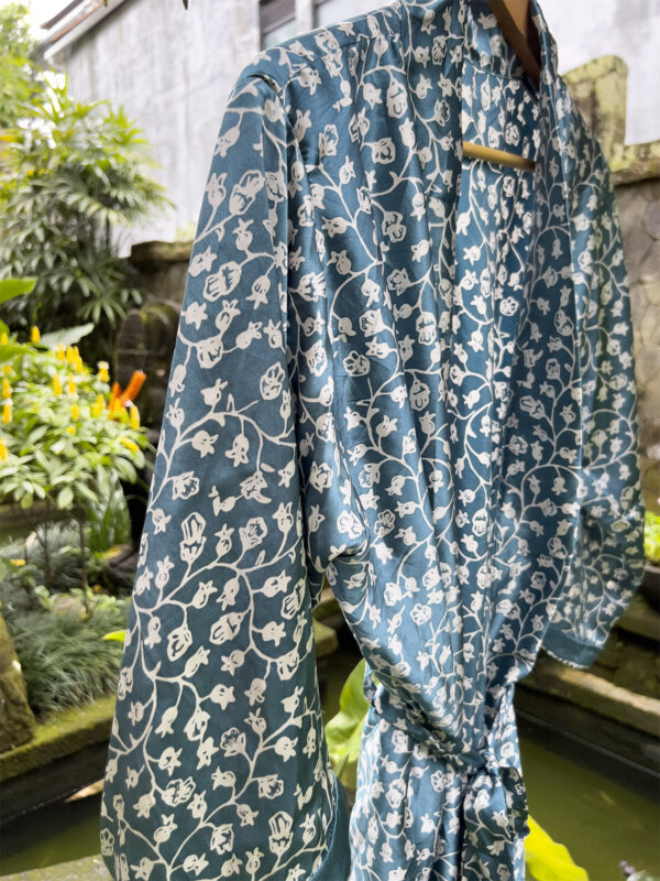 Silk Robe - Morgonrock i Siden - Petroleumsgrön - Ketut Riyanti - Fair Fashion från Bali - Mitzie Mee Shop