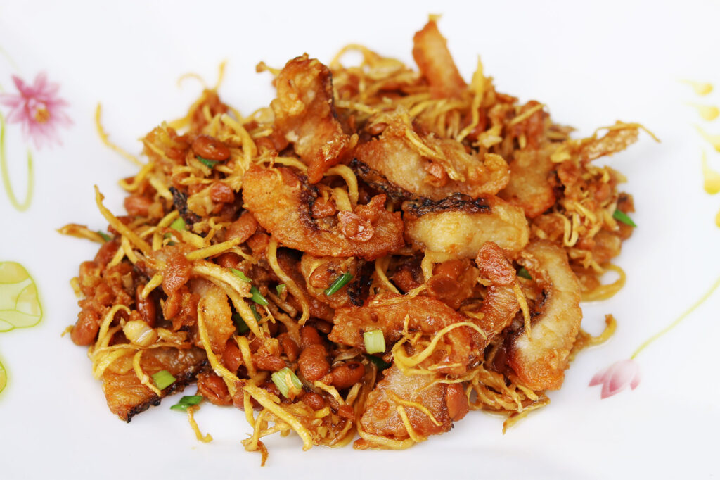 Cambodia Recept: Sprödstekt fisk med ingefär och fermenterade sojabönor (Trey Chien Chuon)