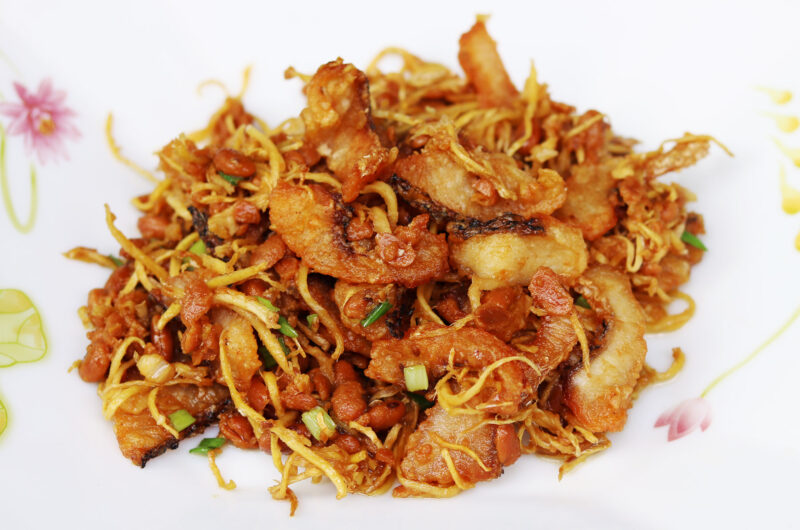 Cambodia Recept: Sprödstekt fisk med ingefär och fermenterade sojabönor (Trey Chien Chuon)