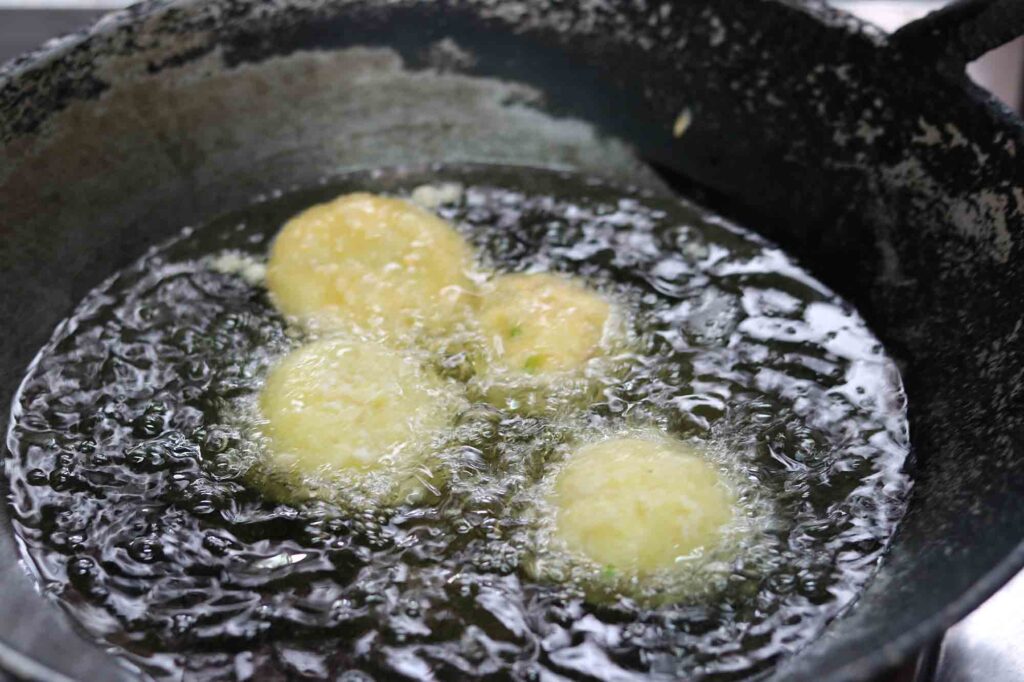 Recept: Potatisdumplings från Myanmar (aloo ket tha late kyaw)