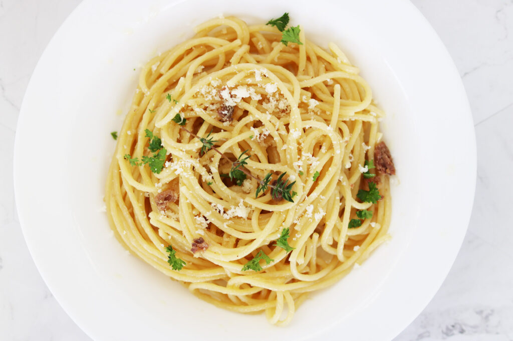 Recept: Pasta med sardeller och parmesan