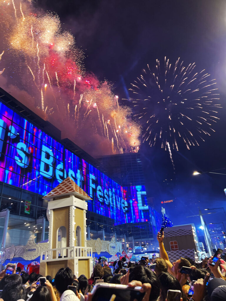 Nyårsafton i Bangkok och CentralWorld Countdown