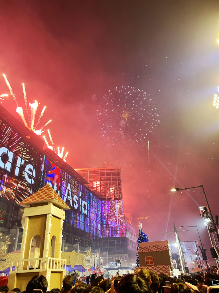 Nyårsafton i Bangkok och CentralWorld Countdown