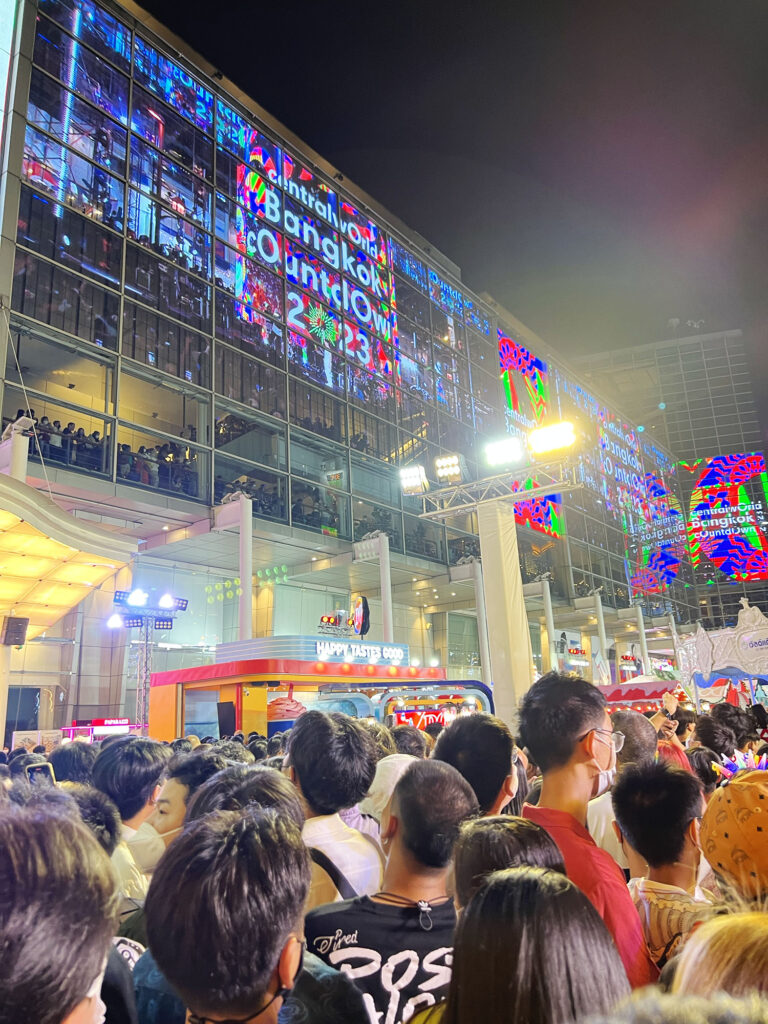 Nyårsafton i Bangkok och CentralWorld Countdown