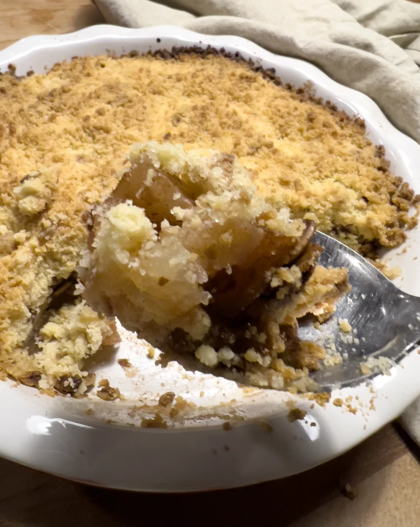 Recept: Apple Crumble med mandelmassa och granola