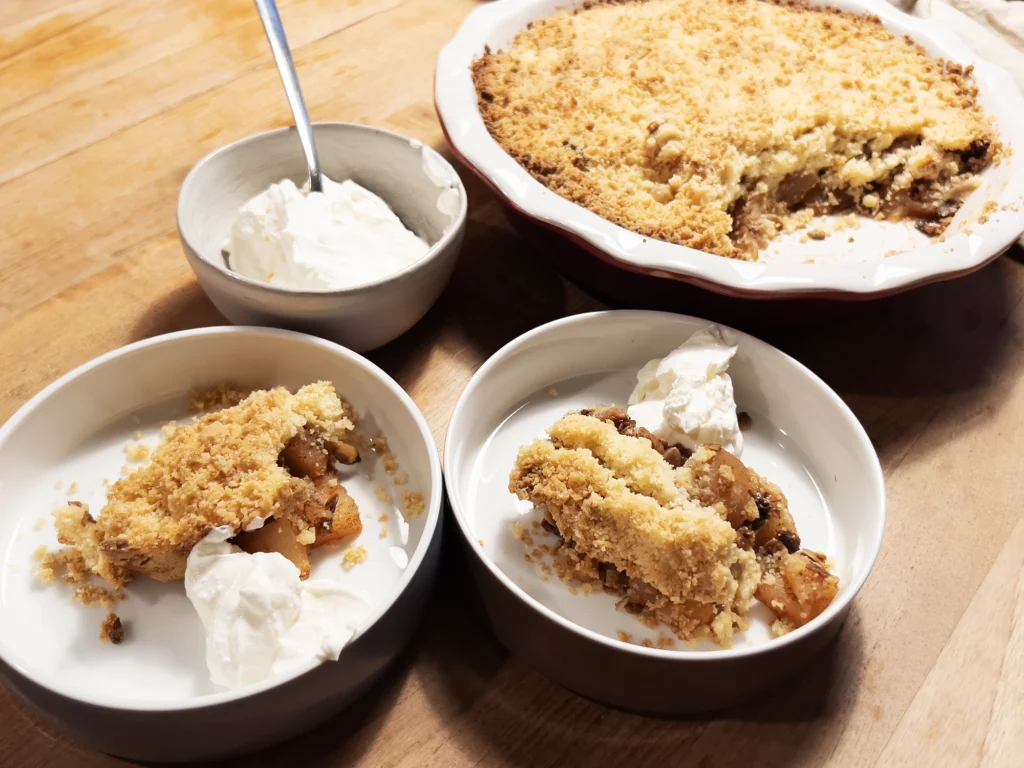 Recept: Apple Crumble med mandelmassa och granola