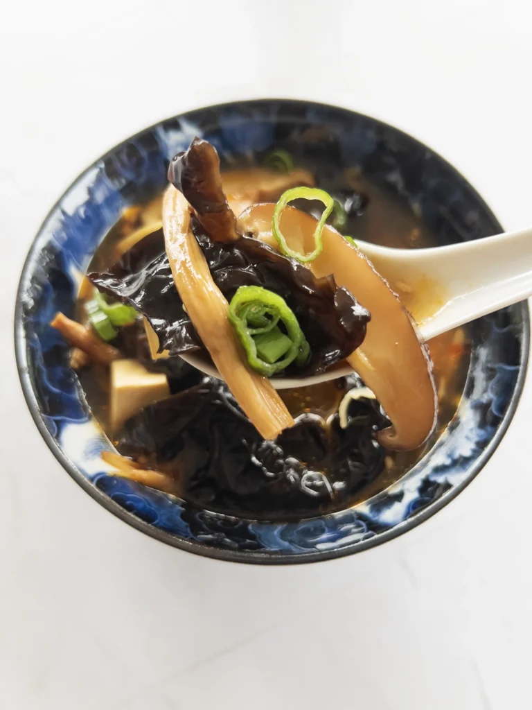 Recept: Supergod Hot and Sour Soup med tofu