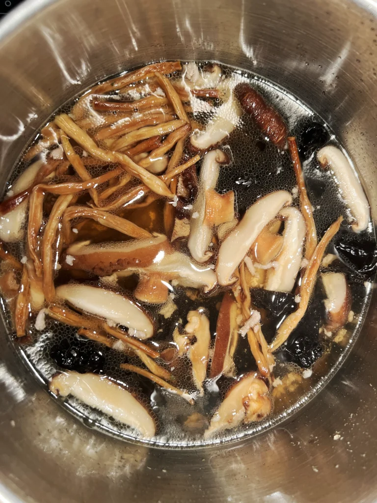 Recept: Supergod Hot and Sour Soup med tofu